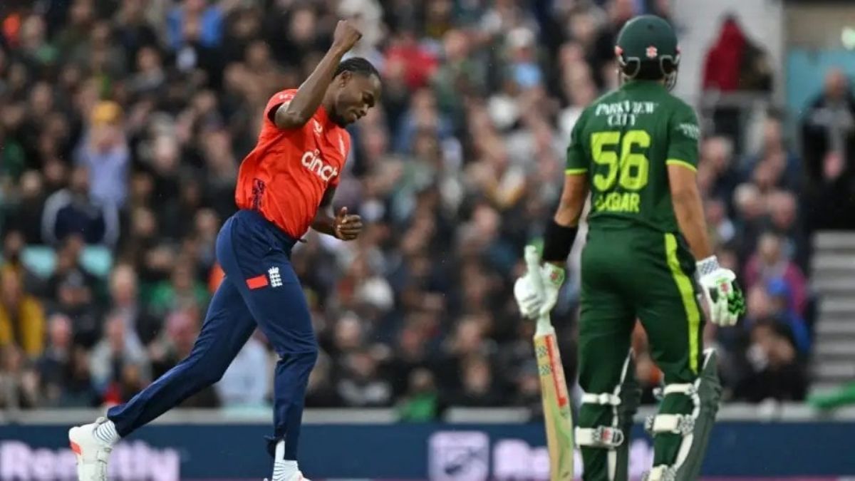 England bowler celebrates wicket against Pakistan in T20I match.